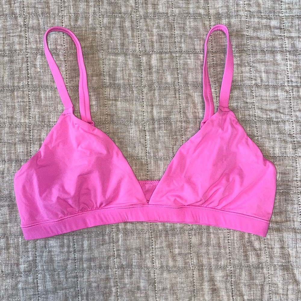 Skims Fits Everybody Triangle Bralette in Neon Orchid